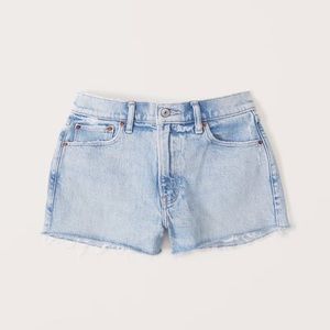 NWT Curve Love Mid Rise Mom Short by Abercrombie